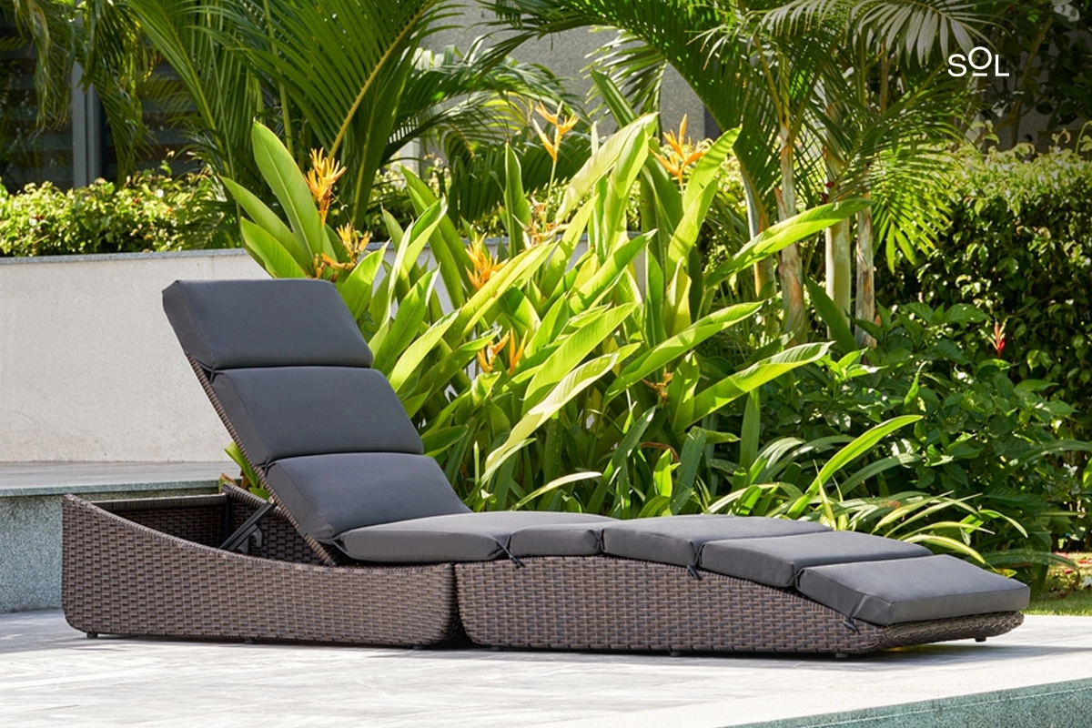 SOL Indoor/Outdoor Patio Wicker Sunbed with Dark Grey Polyester Cushion