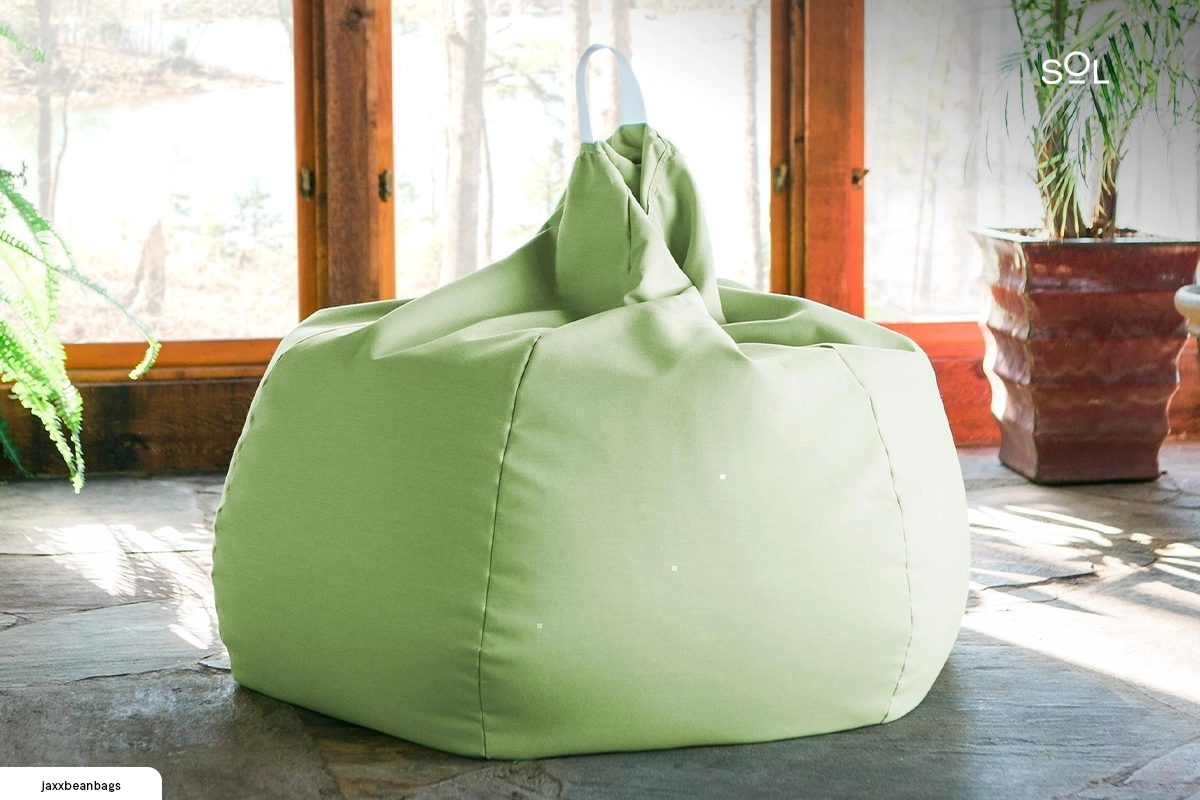 Kiss Outdoor Bean Bag Chair by Jaxx