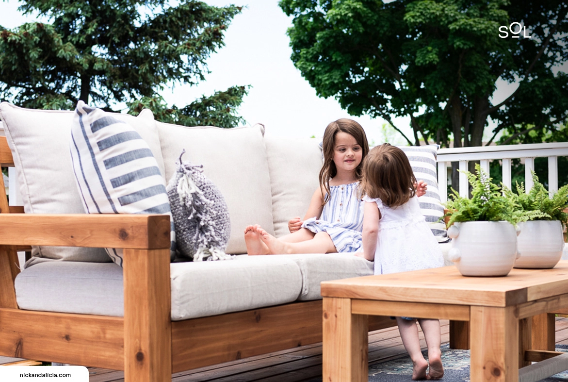 10 DIY Outdoor Sofa Ideas for Your Patio