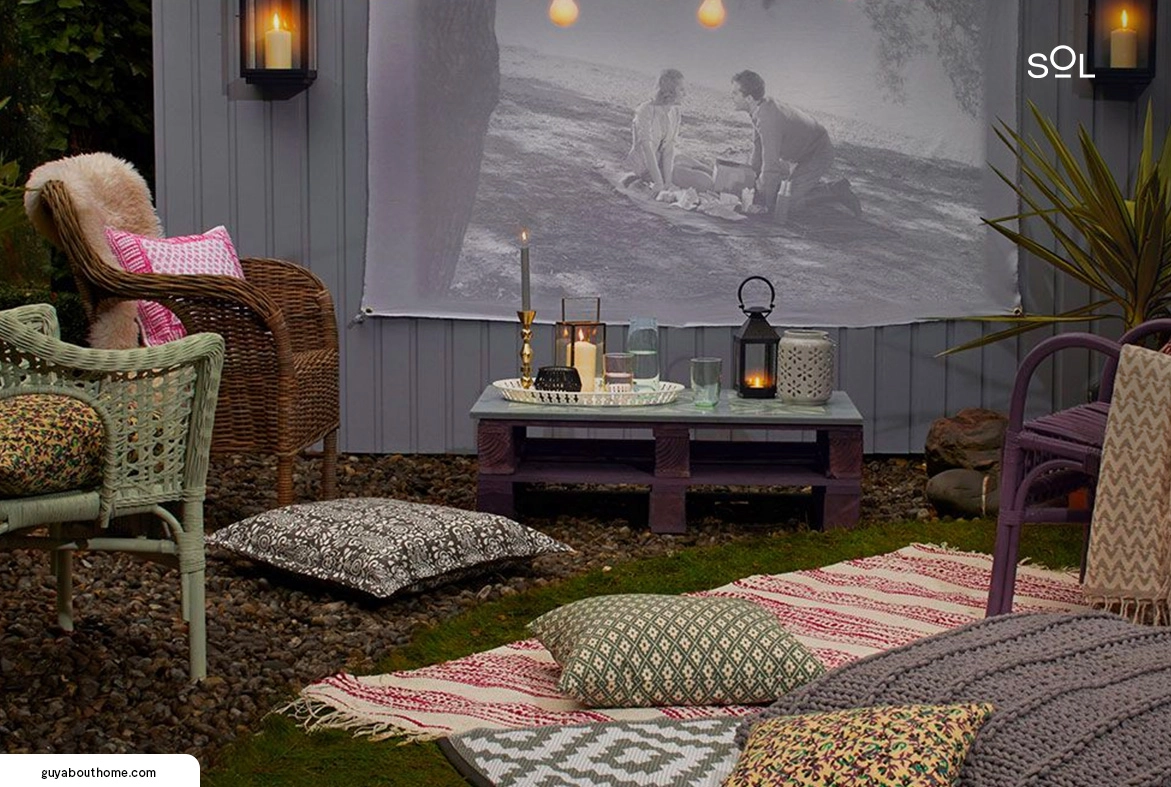 Design Your Outdoor Backyard Movie Theater with These Ideas