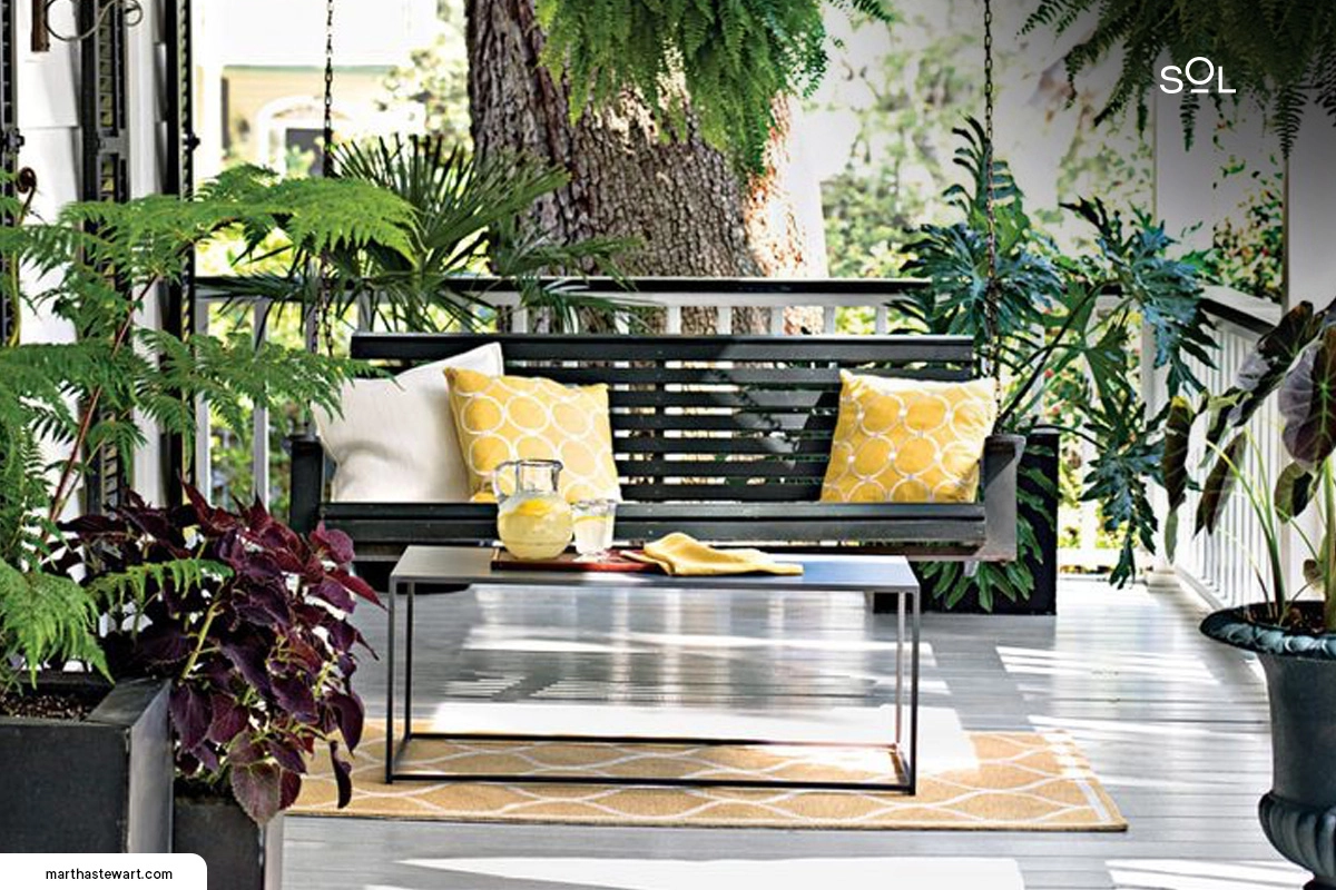 Creating a Cozy Front Porch Oasis: Chairs and Table Combos